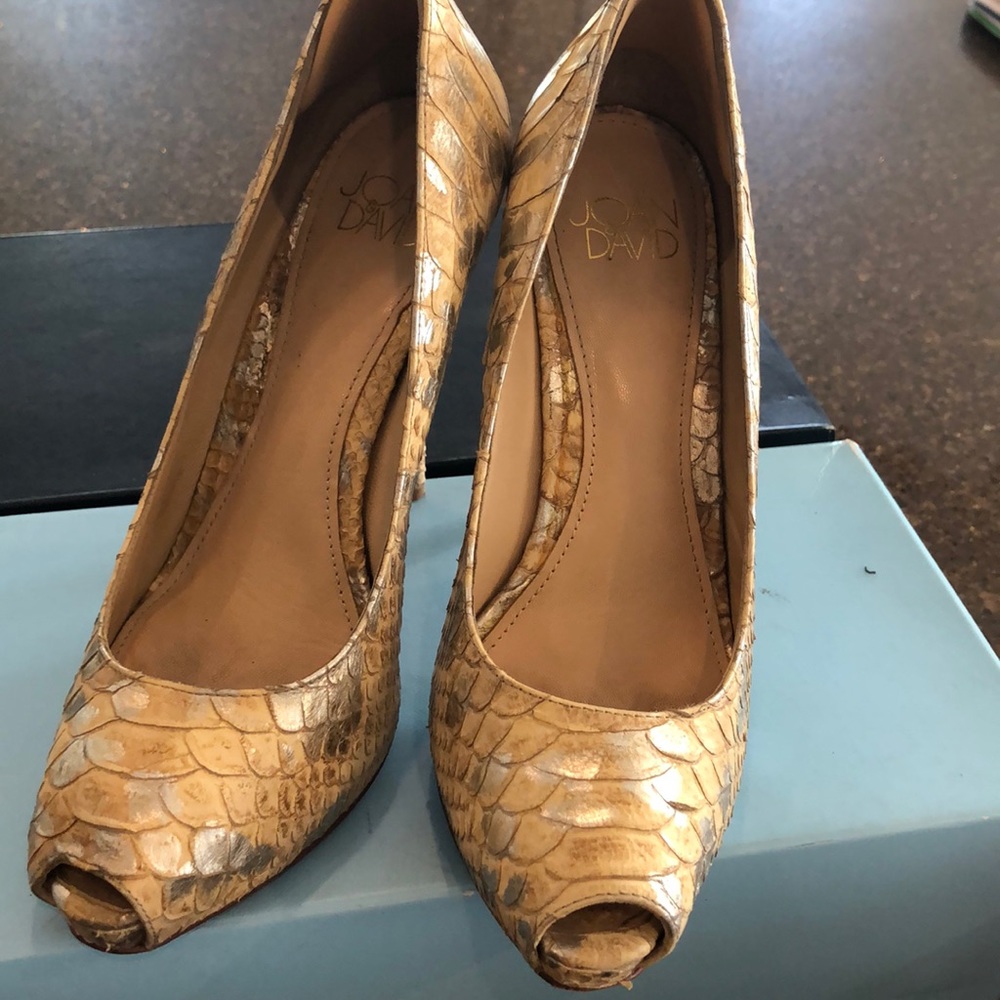 Joan and David 4”Peep toe gold python leather